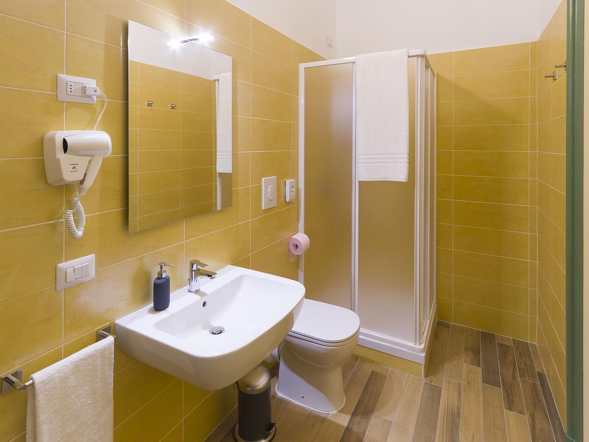 La Nostra Casa In Centro Otel Lecco Dış mekan fotoğraf